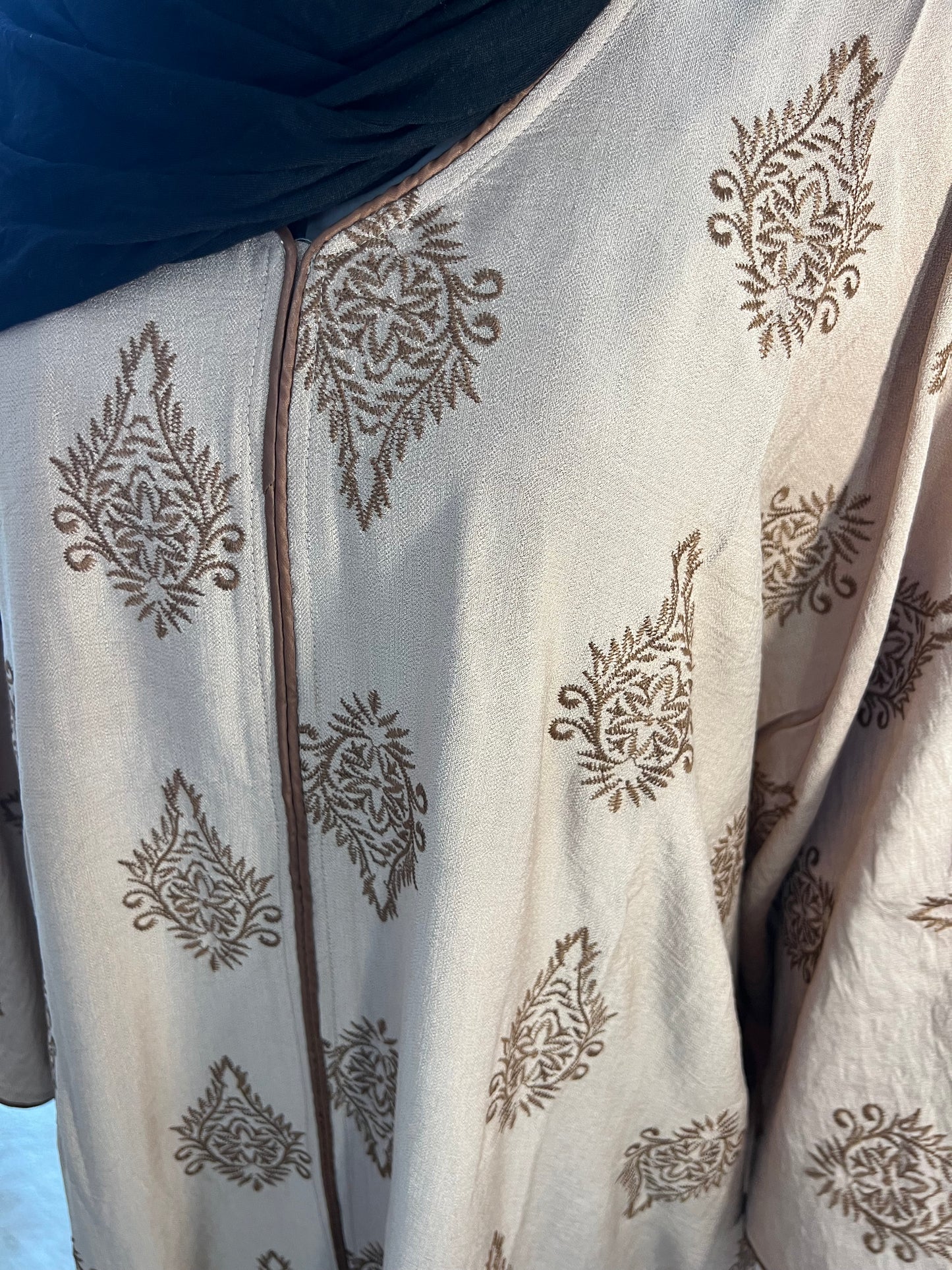 Robe broderie Maya [taupe]